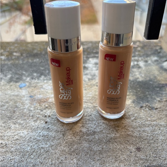 Maybelline Super Stay 24hr Makeup in the shade Honey Beige. (2Pack) - Picture 3 of 3